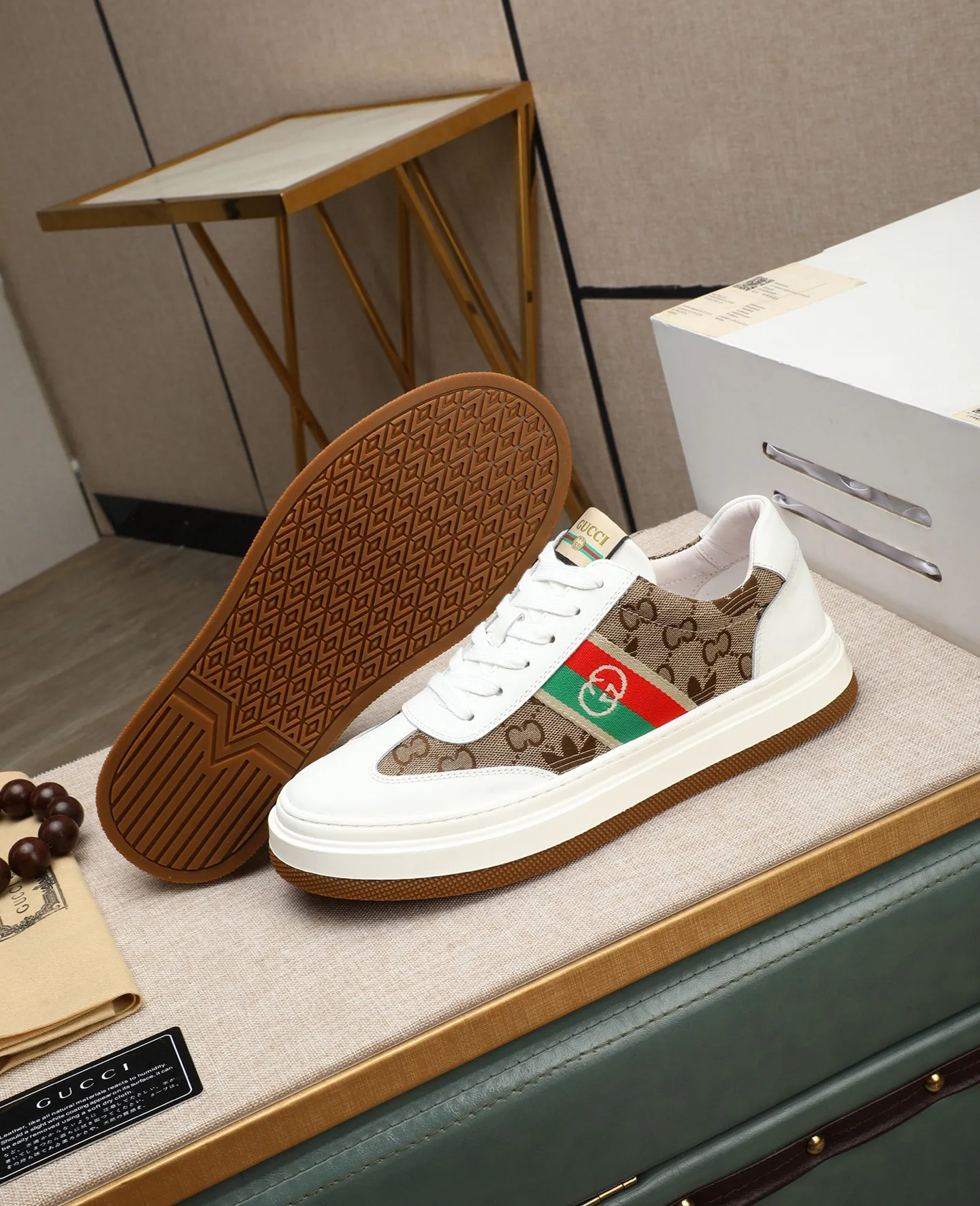 Men's shoes 💰420 GUCCI🔍🔍The latest model is available at the counter simultaneously. Original calfskin imported from Italy, genuine leather lining, (high-end, extravagant and classy) with exquisite workmanship. Sole: Original sole provided by the original factory. ⚠Exclusive double-layer movable molded sole is super comfortable⚠. Photographed in real life. 🎬The real thing is better. 🔍🔍"High quality·Follow the order" code number 38-44